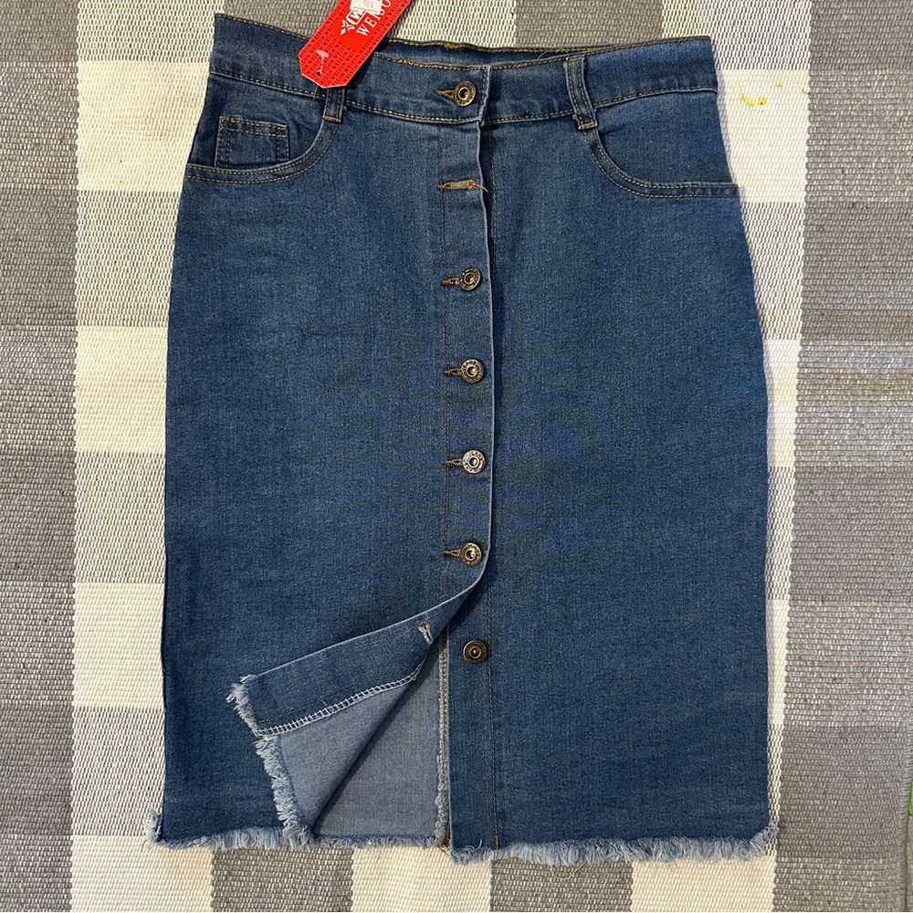 Brand new women denim jeans skirt button down, blue size XS/S